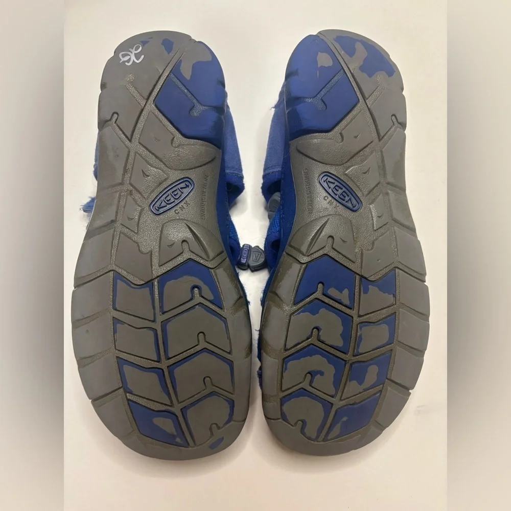 Keen Newport Size 5 Blue Gray Hiking Water Shoes Sandals Big Kids Drawstring